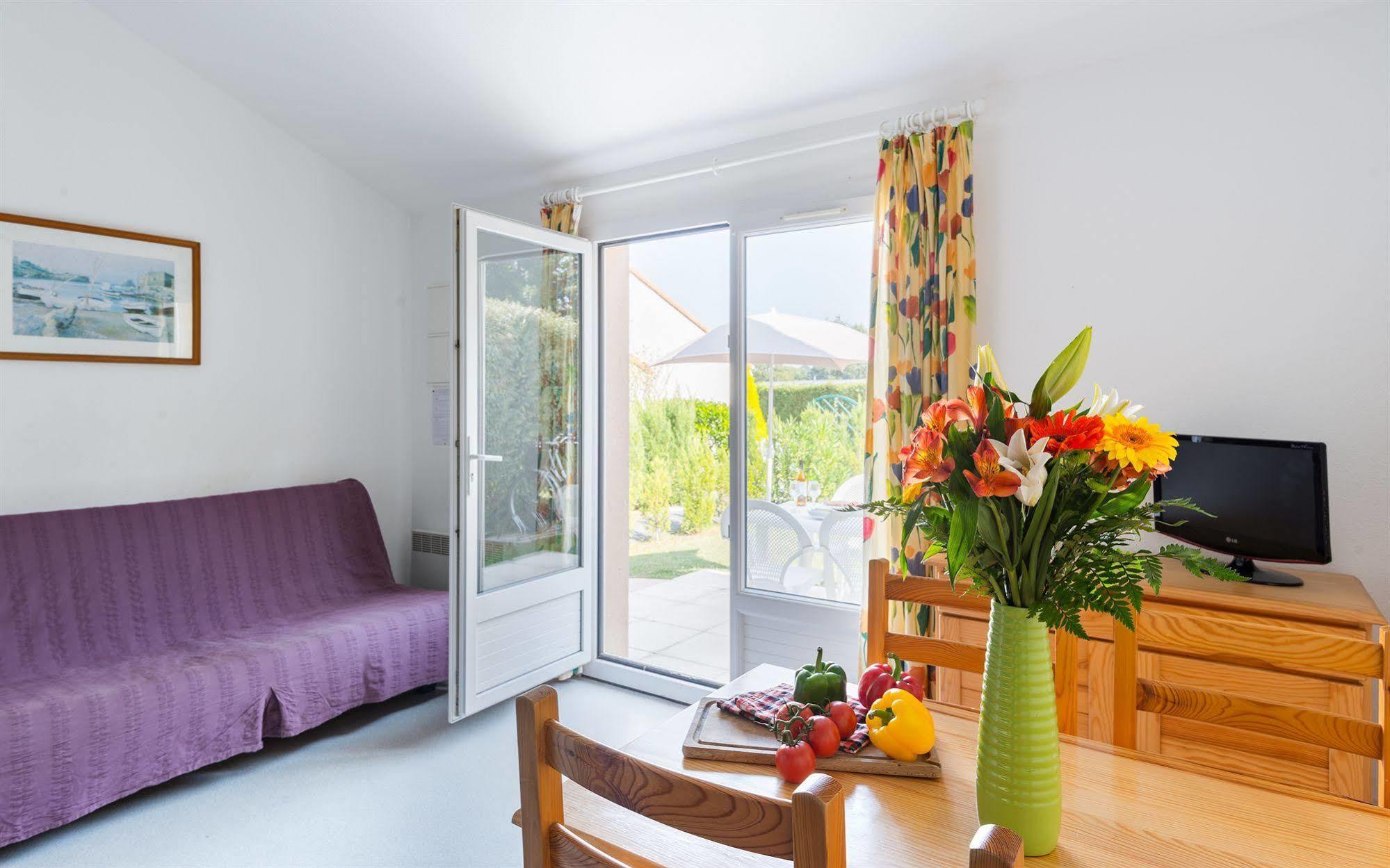 Lagrange Classic Le Clos Des Chenes Hotel Les Mathes Buitenkant foto