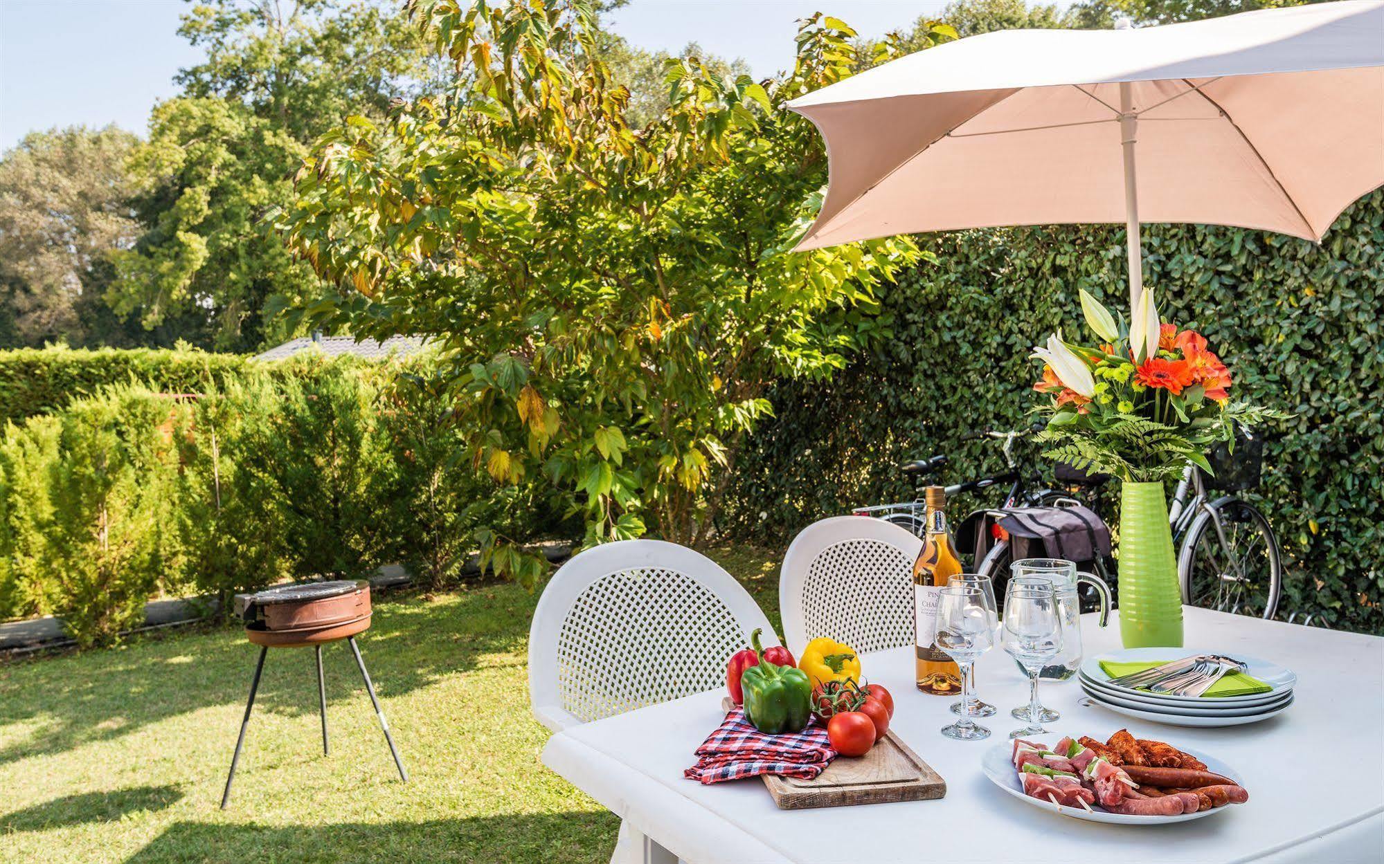 Lagrange Classic Le Clos Des Chenes Hotel Les Mathes Buitenkant foto